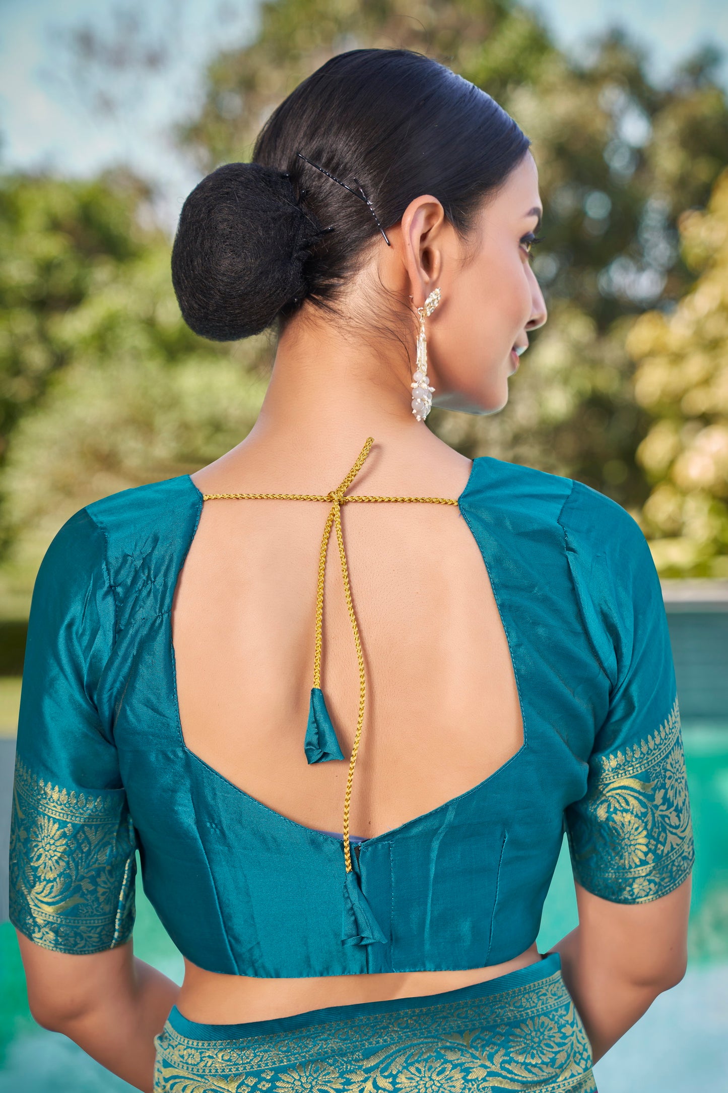 Woven Kanjivaram Jacquard, Silk Blend Saree With Unstitched Blouse(Wine)