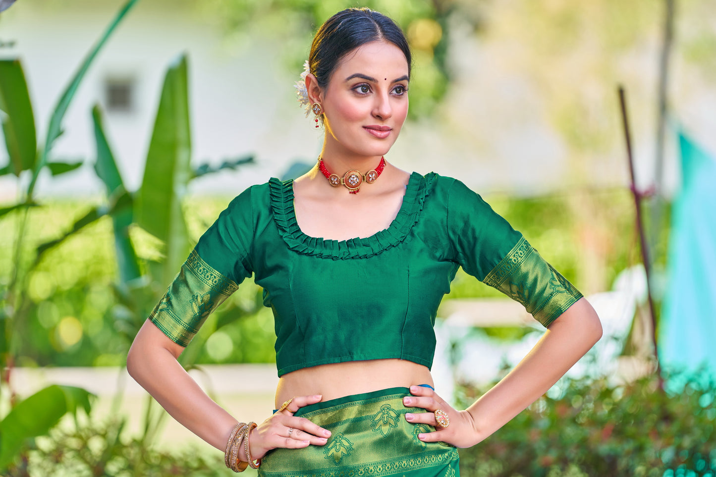 Woven Banarasi Jacquard, Silk Blend Saree With Unstitched Blouse (Rama Green)