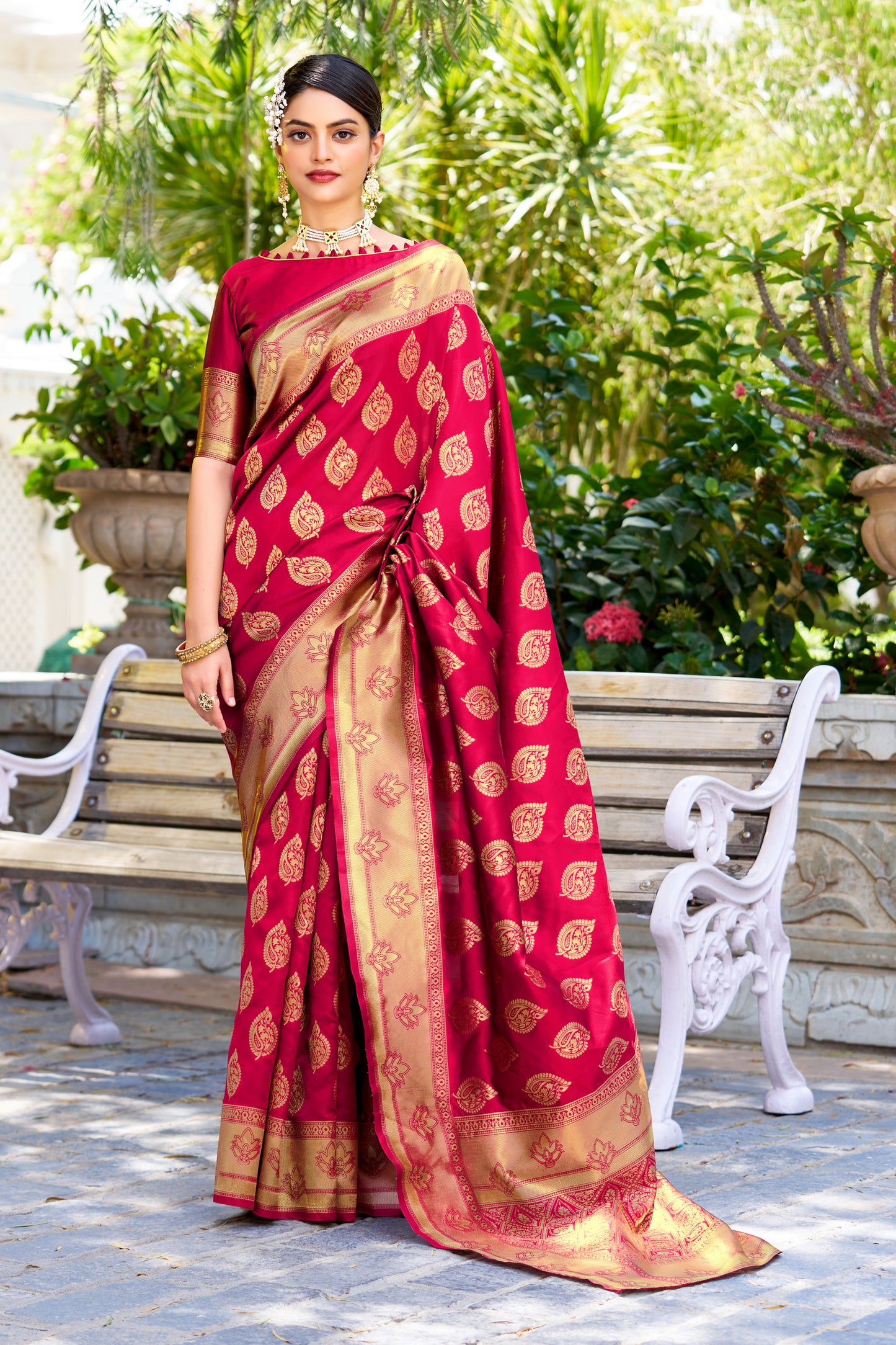 Woven Banarasi Jacquard, Silk Blend Saree With Unstitched Blouse (Dark Pink)