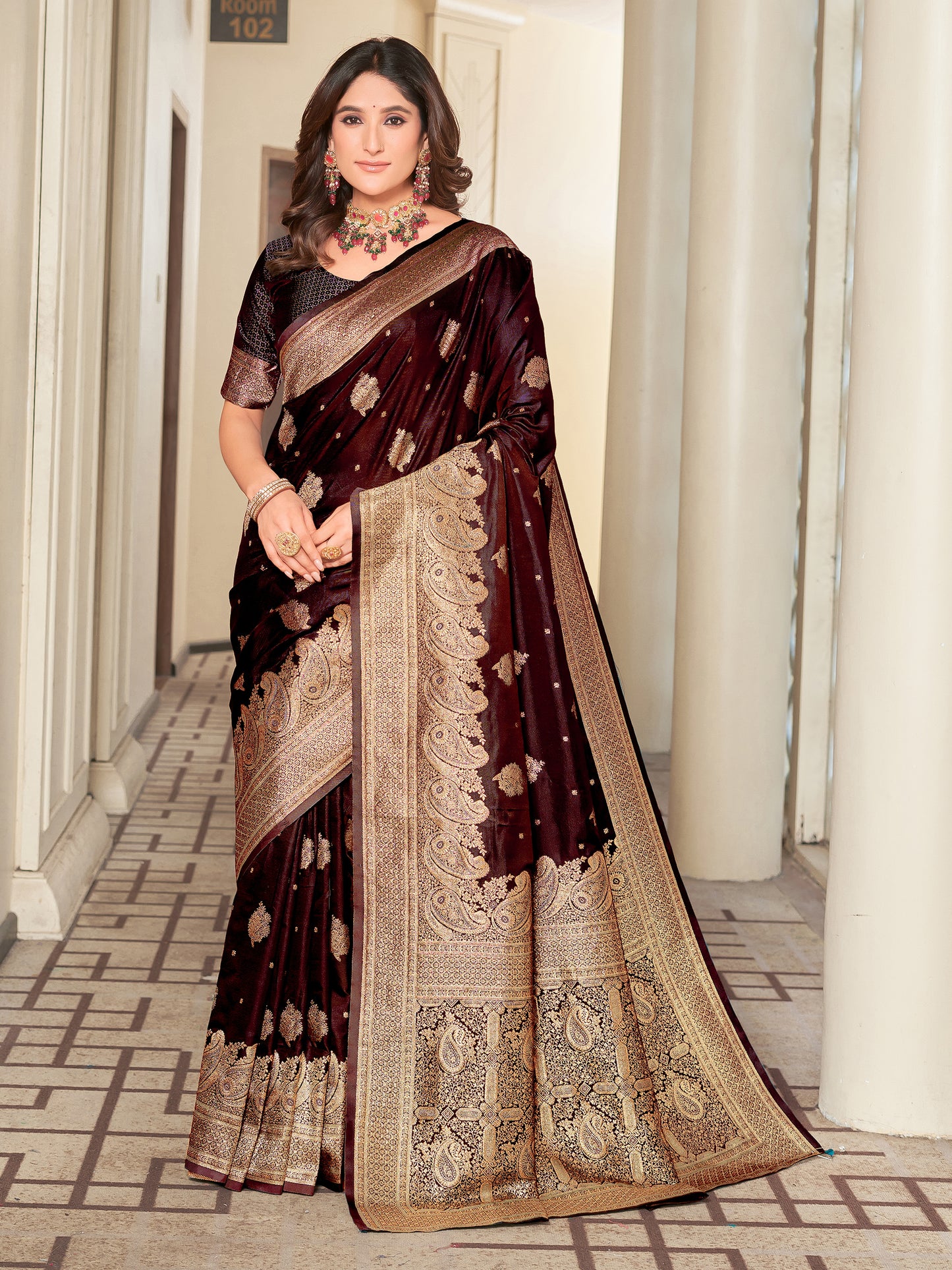 Woven Banarasi Jacquard, Satin Silk Blend Saree With Unstitched Blouse (Maroon)