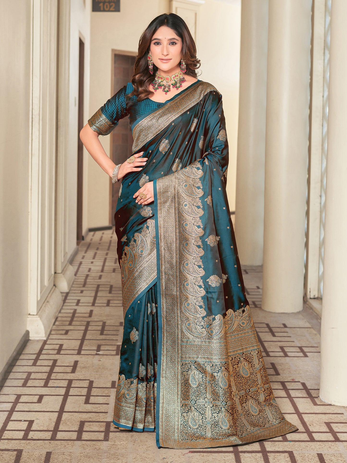 Woven Banarasi Jacquard, Satin Silk Blend Saree With Unstitched Blouse (Firozi)
