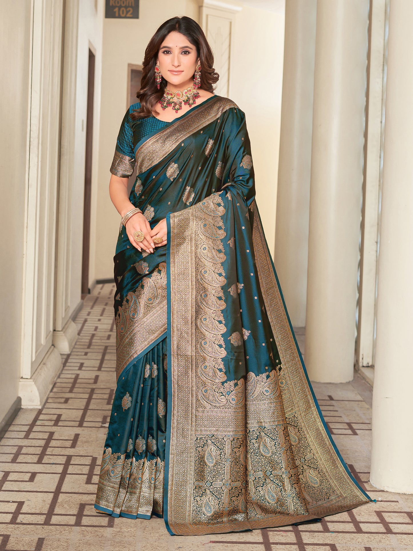 Woven Banarasi Jacquard, Satin Silk Blend Saree With Unstitched Blouse (Firozi)