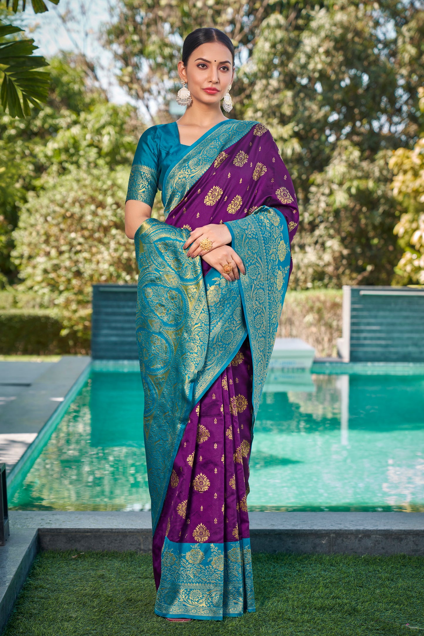 Woven Kanjivaram Jacquard, Silk Blend Saree With Unstitched Blouse(Wine)