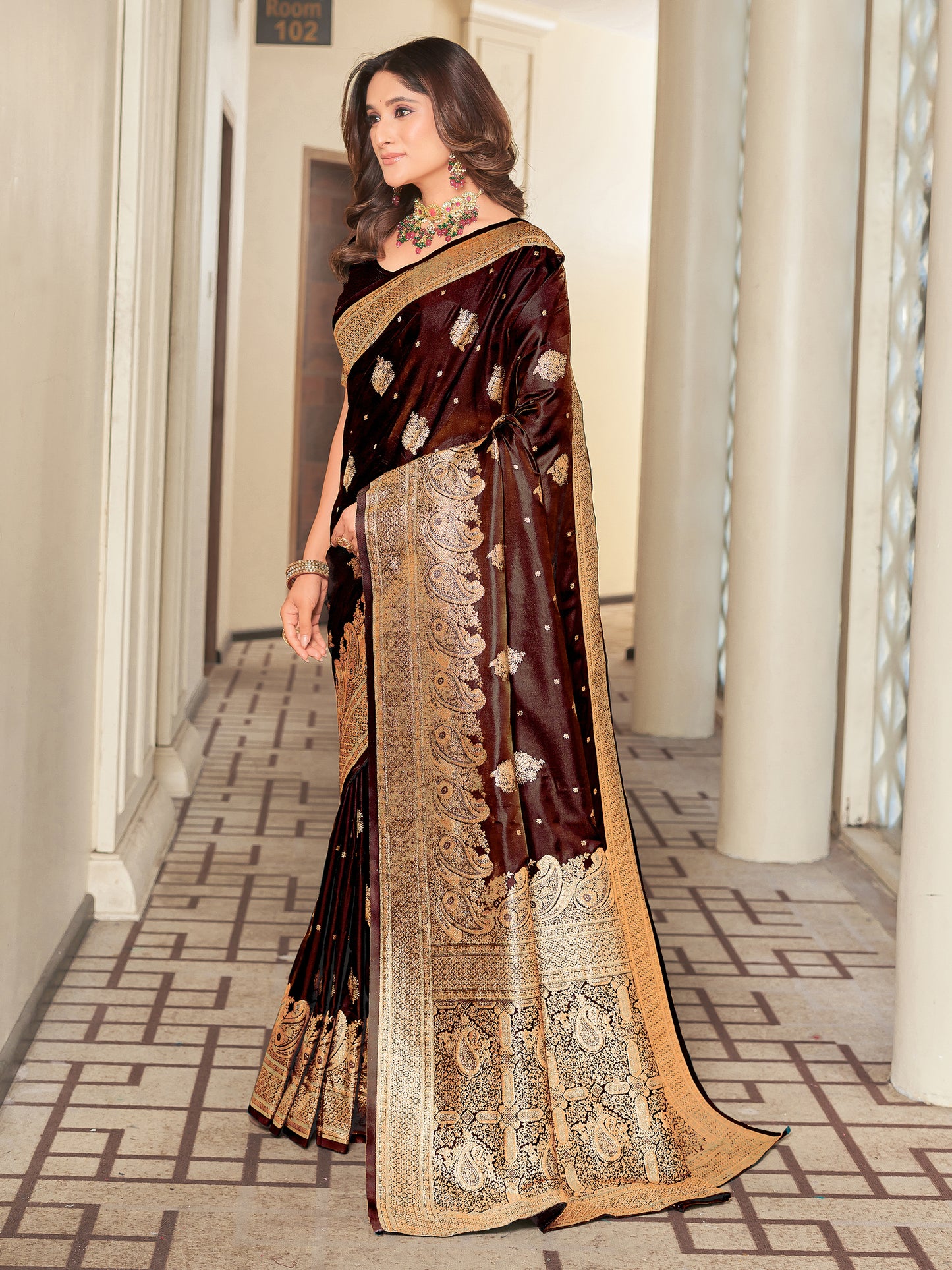 Woven Banarasi Jacquard, Satin Silk Blend Saree With Unstitched Blouse (Maroon)