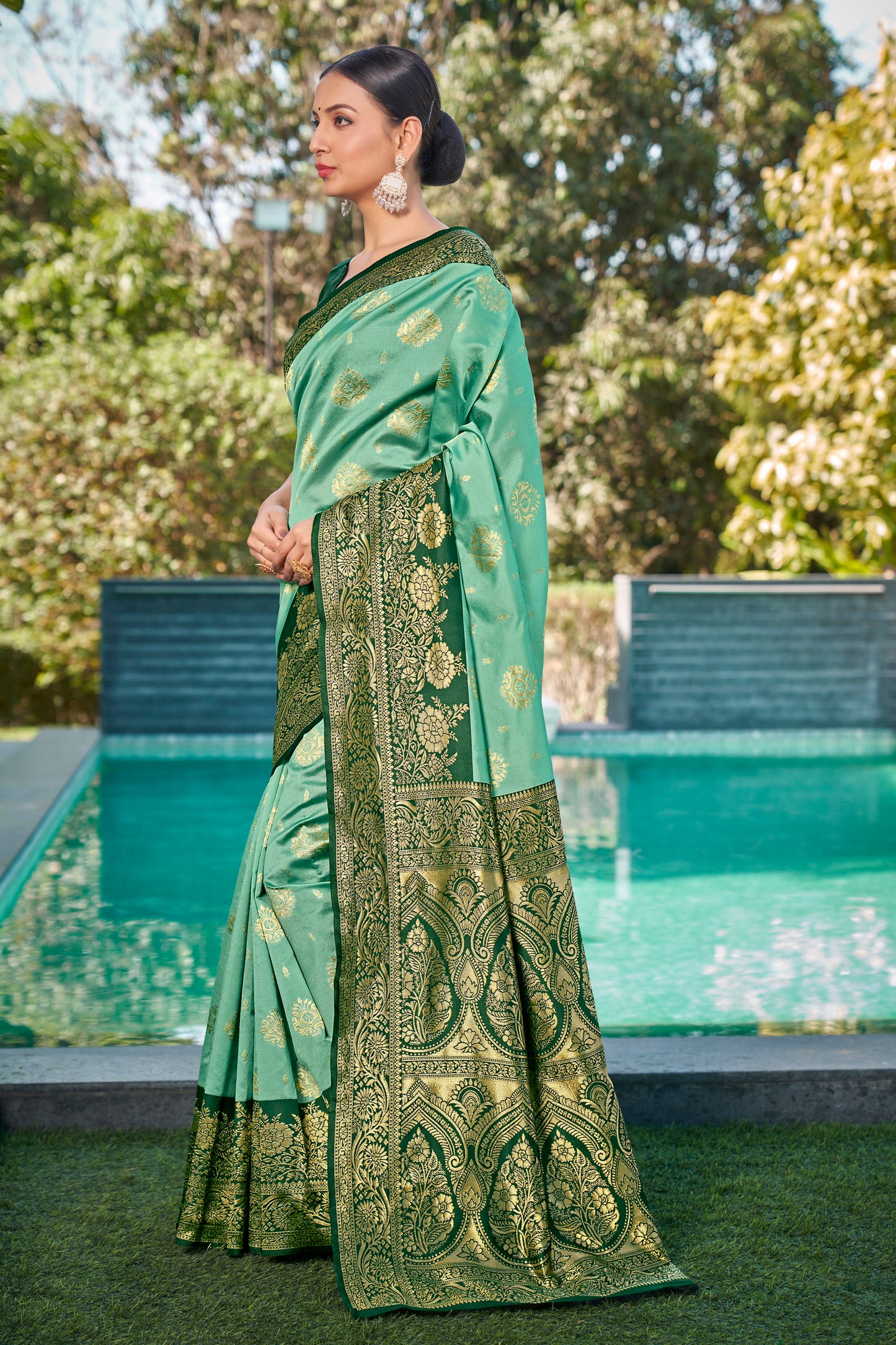 Woven Kanjivaram Jacquard, Silk Blend Saree With Unstitched Blouse(Pastel-Green)