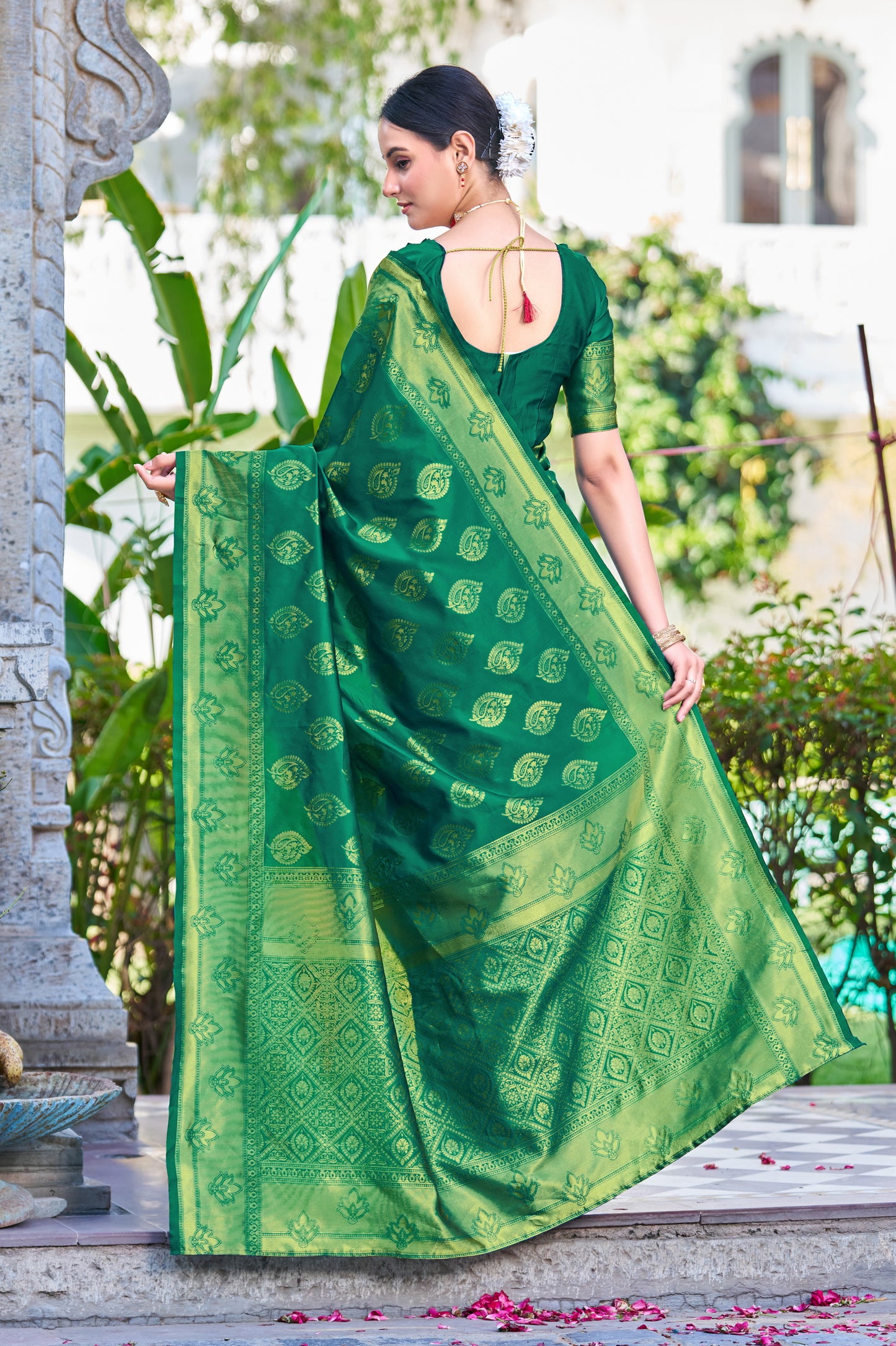 Woven Banarasi Jacquard, Silk Blend Saree With Unstitched Blouse (Rama Green)