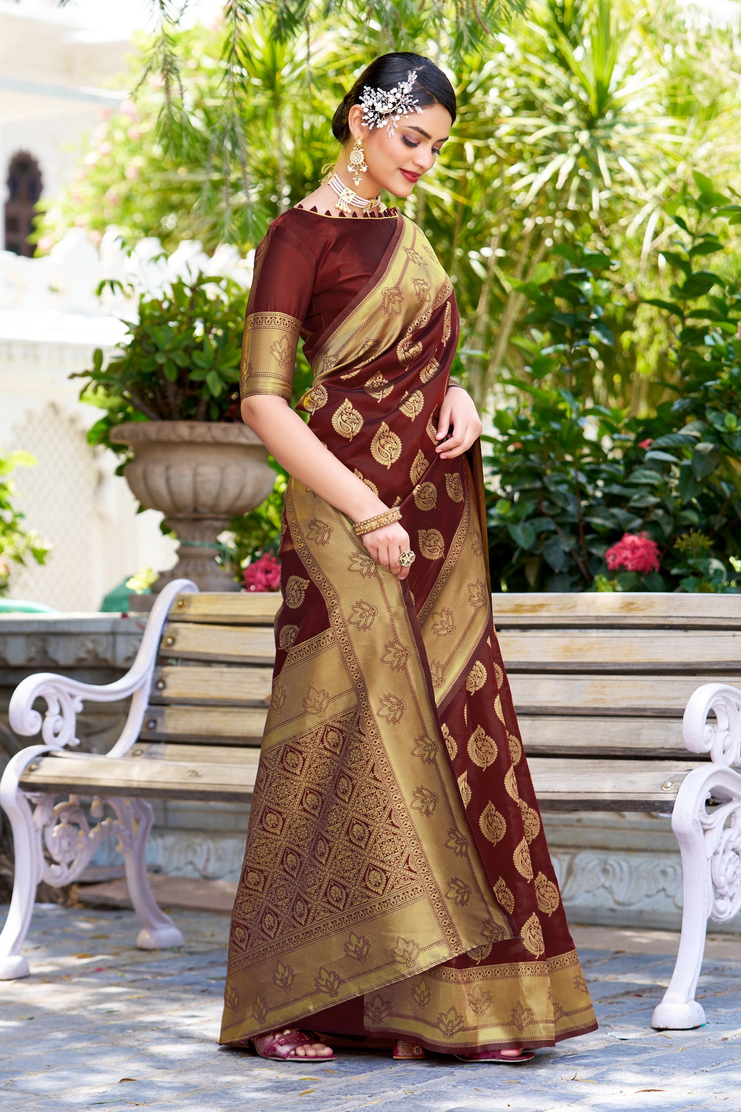 Woven Banarasi Jacquard, Silk Blend Saree With Unstitched Blouse (Maroon)