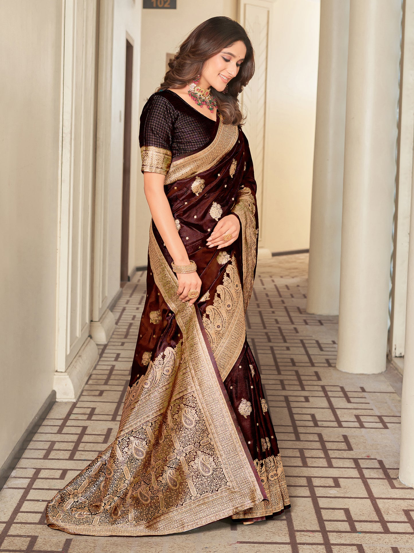 Woven Banarasi Jacquard, Satin Silk Blend Saree With Unstitched Blouse (Maroon)