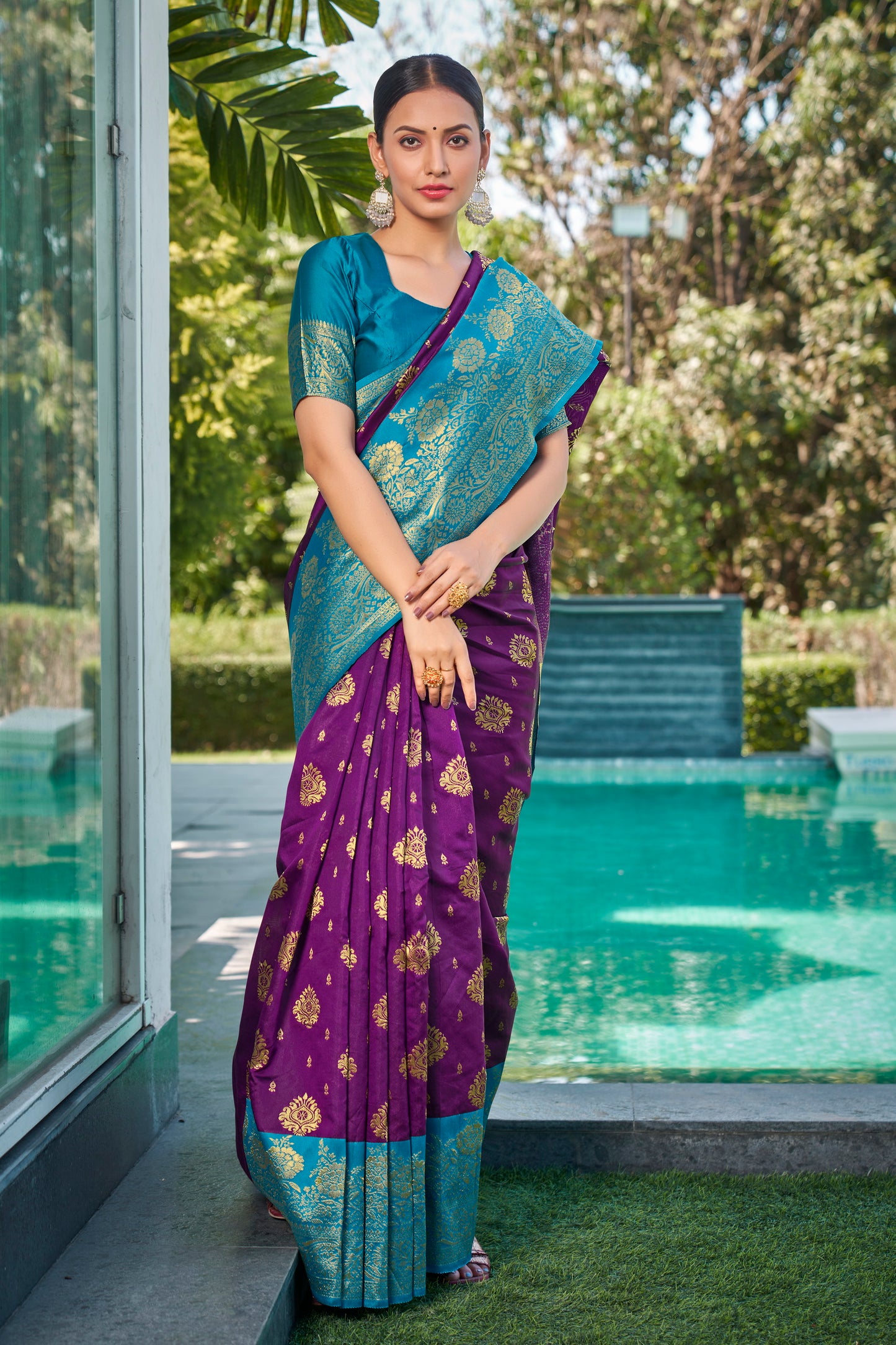 Woven Kanjivaram Jacquard, Silk Blend Saree With Unstitched Blouse(Wine)