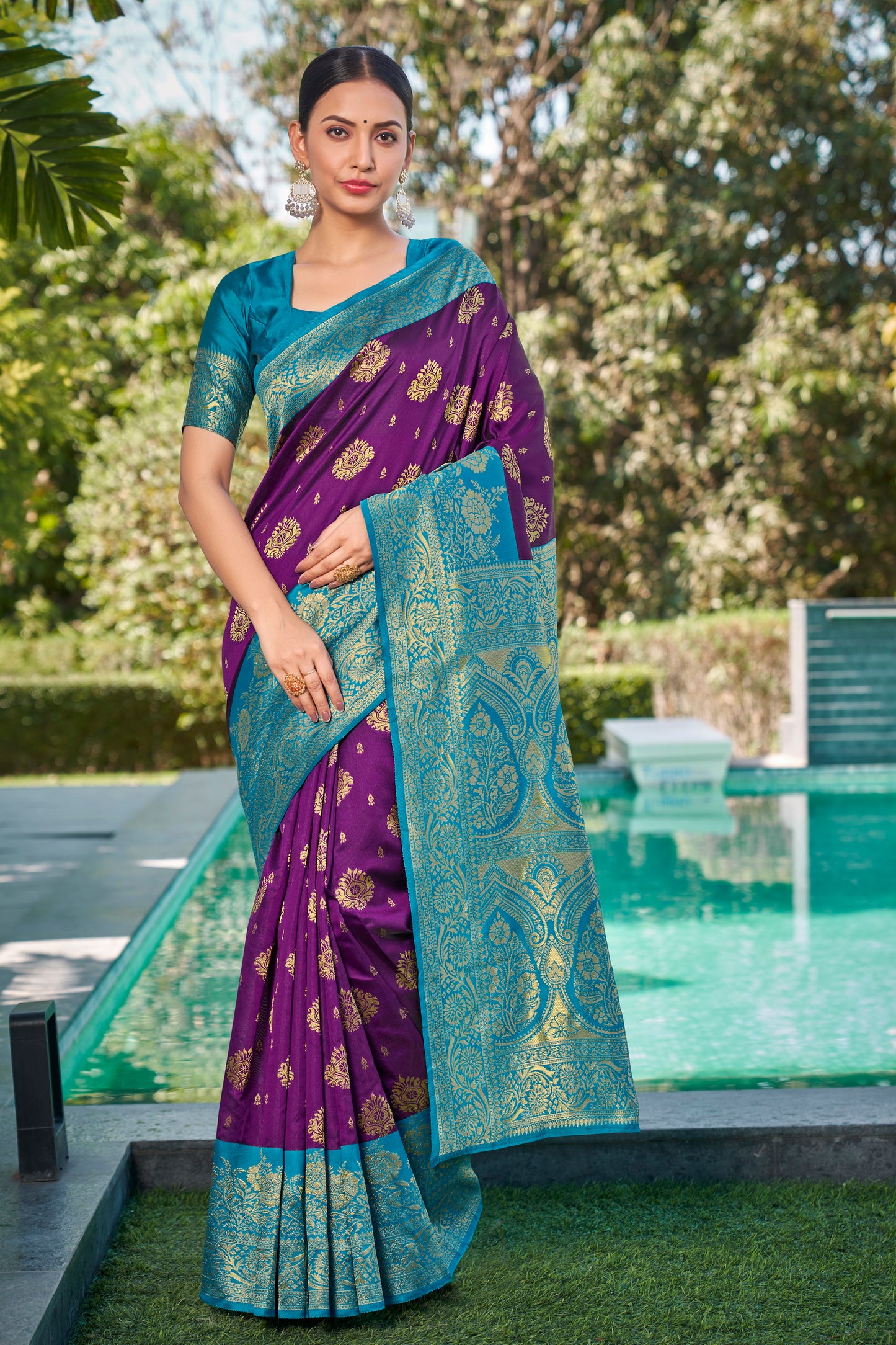 Woven Kanjivaram Jacquard, Silk Blend Saree With Unstitched Blouse(Wine)