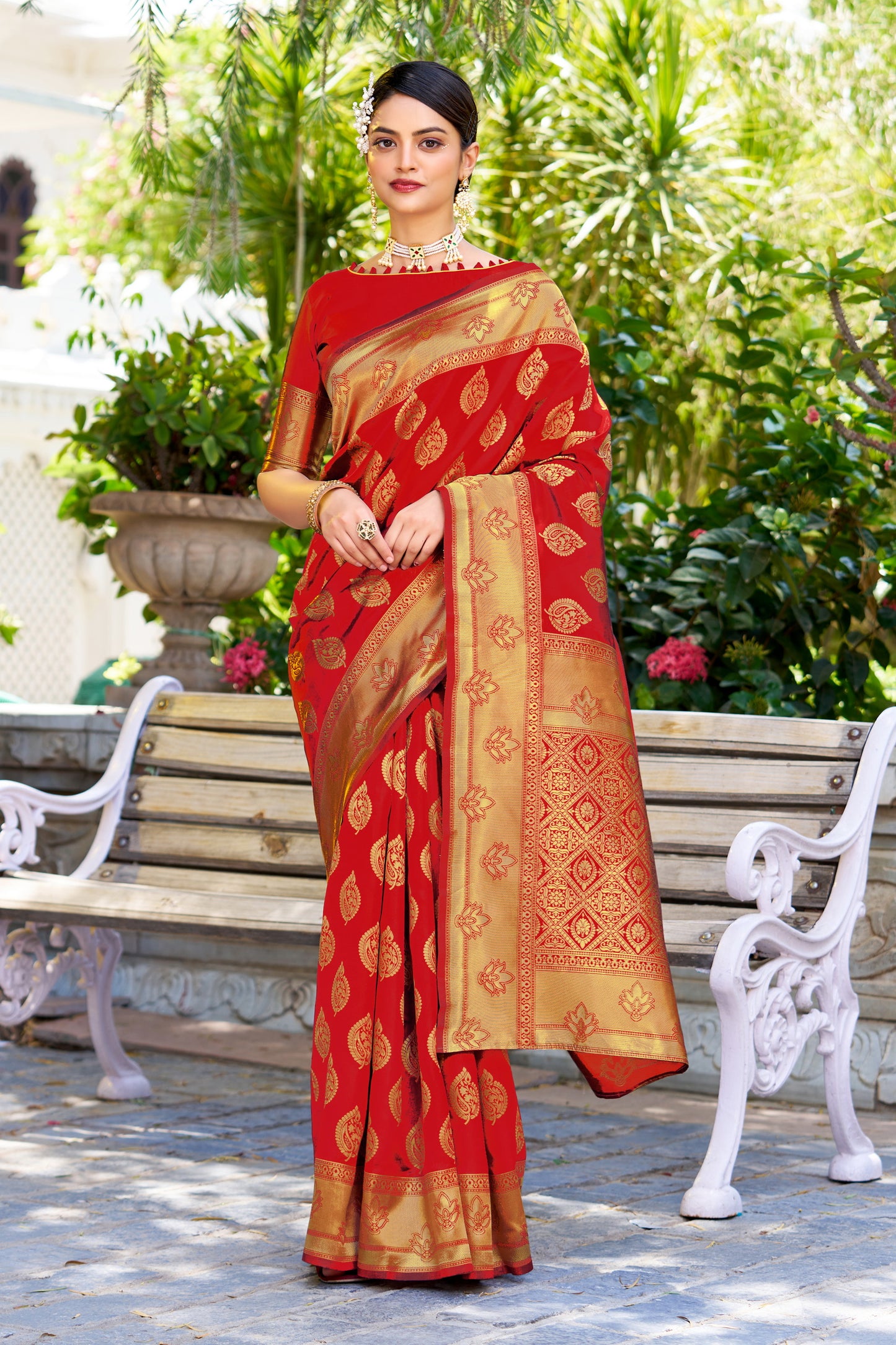 Woven Banarasi Jacquard, Silk Blend Saree With Unstitched Blouse (Red)
