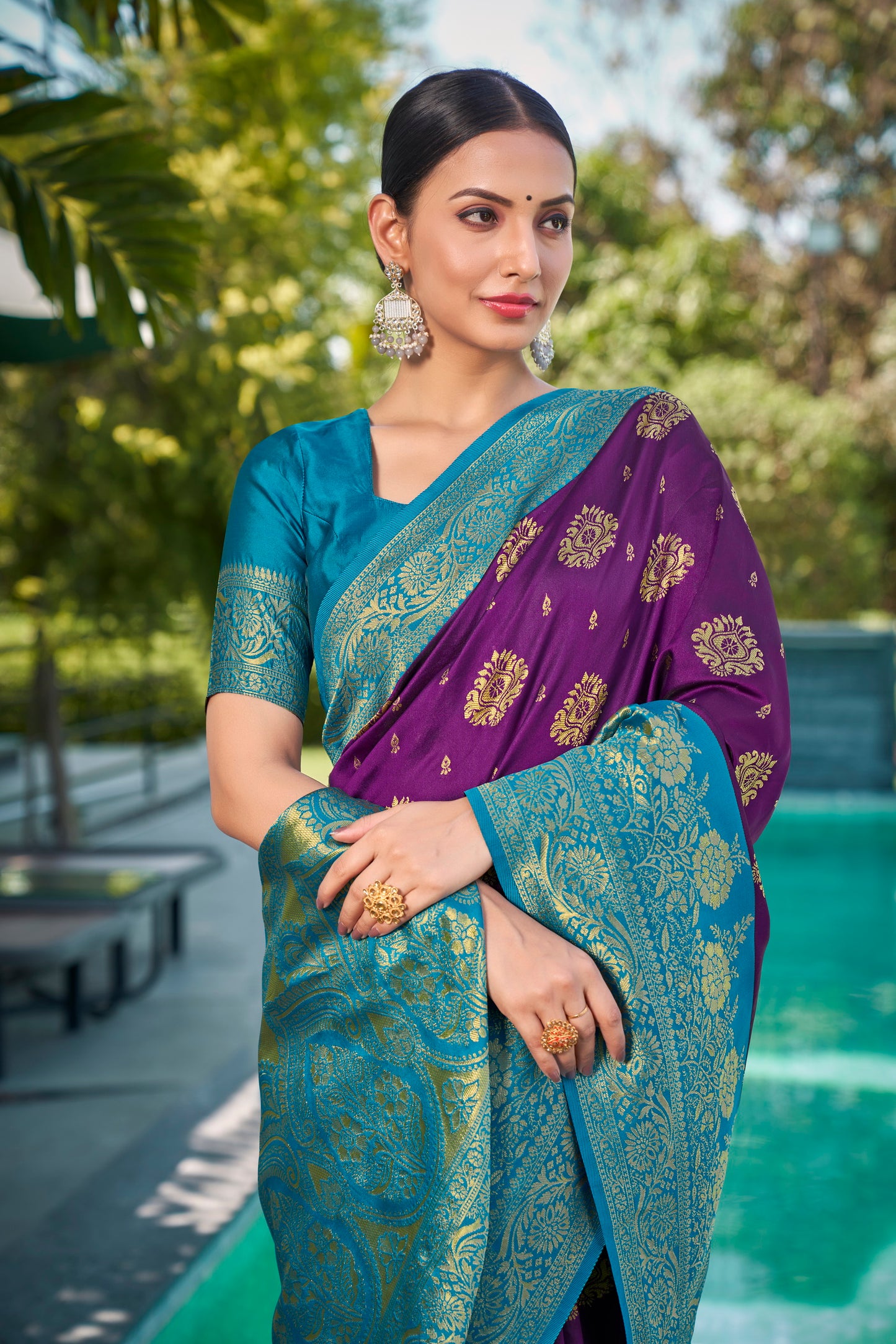 Woven Kanjivaram Jacquard, Silk Blend Saree With Unstitched Blouse(Wine)