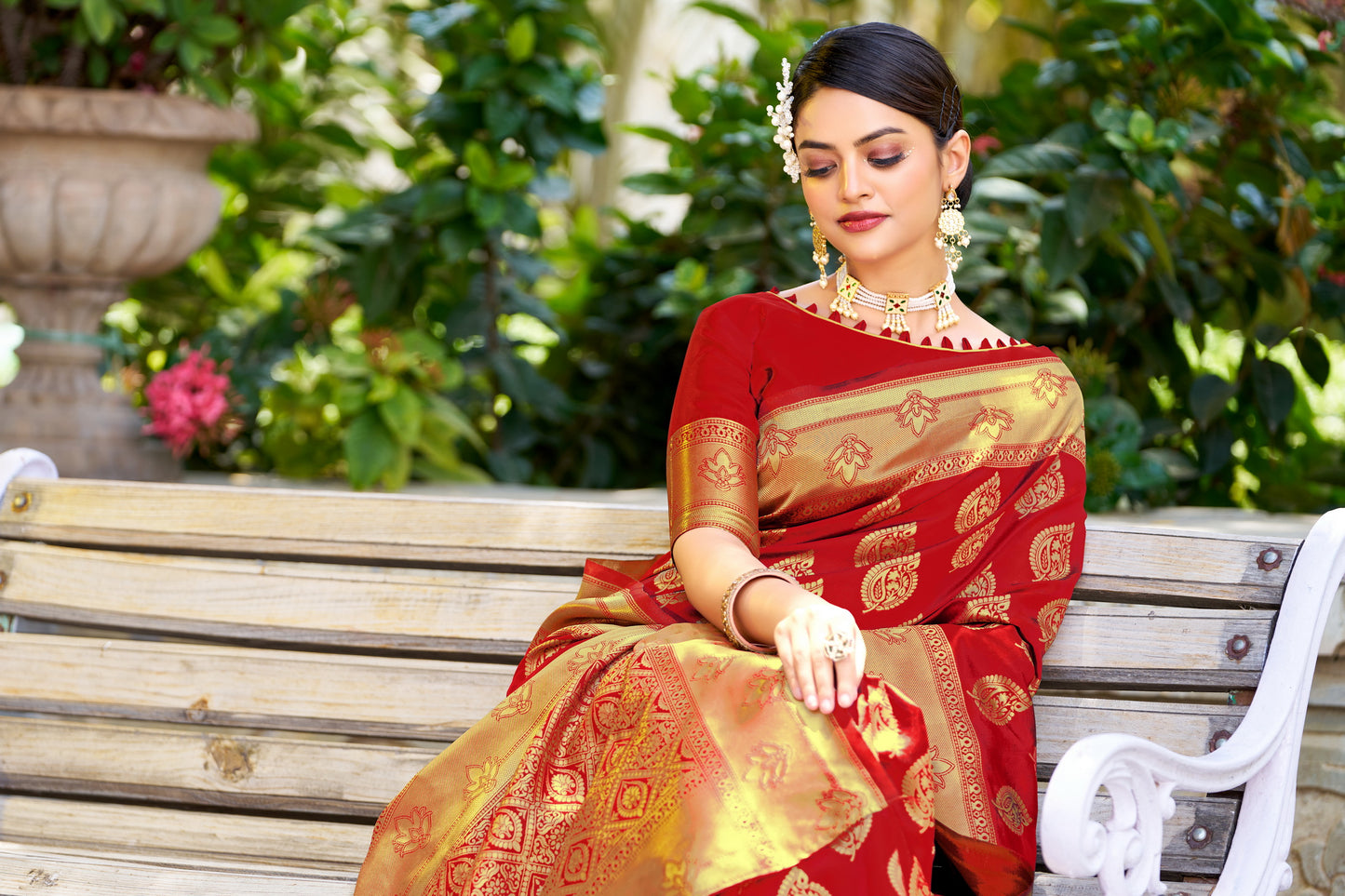 Woven Banarasi Jacquard, Silk Blend Saree With Unstitched Blouse (Red)