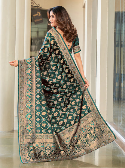 Woven Banarasi Jacquard, Satin Silk Blend Saree With Unstitched Blouse (Green)