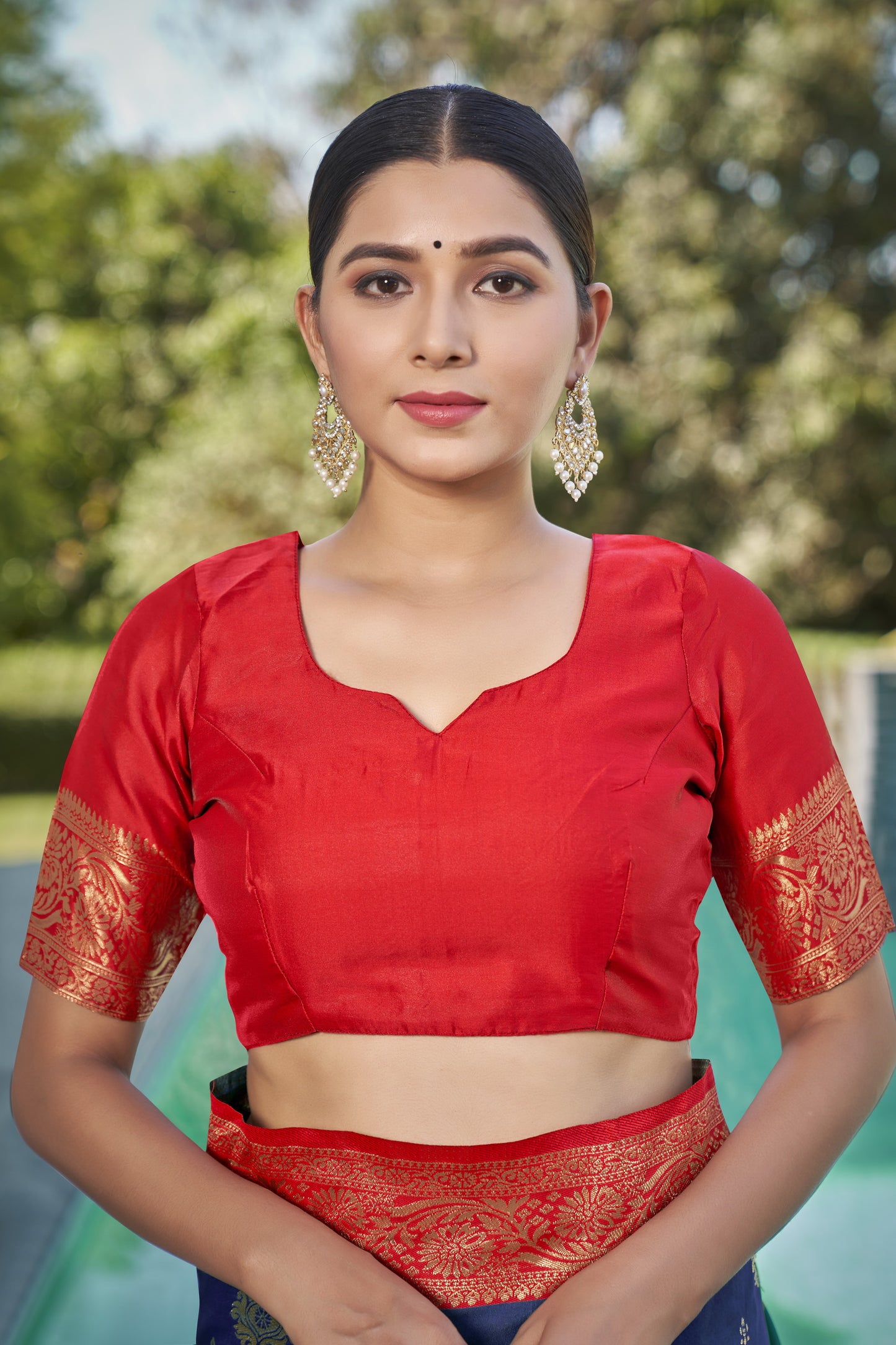 Woven Kanjivaram Jacquard, Silk Blend Saree With Unstitched Blouse(Navy Blue)